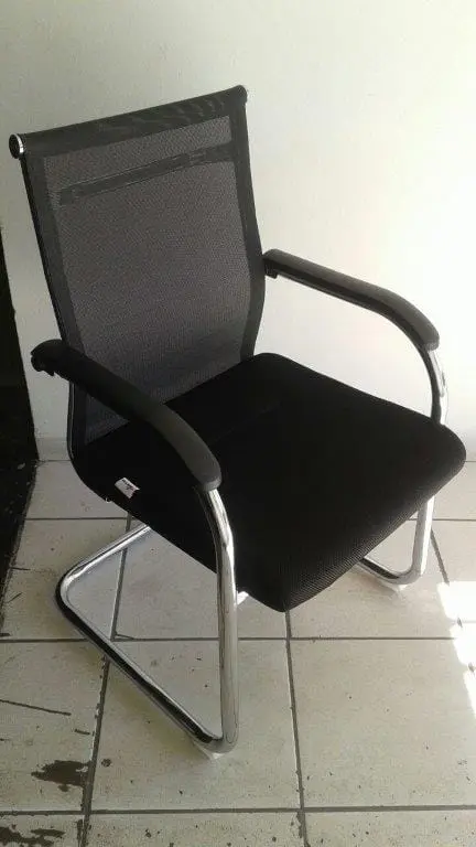 Cadeira Diretor em Tela Base Fixa