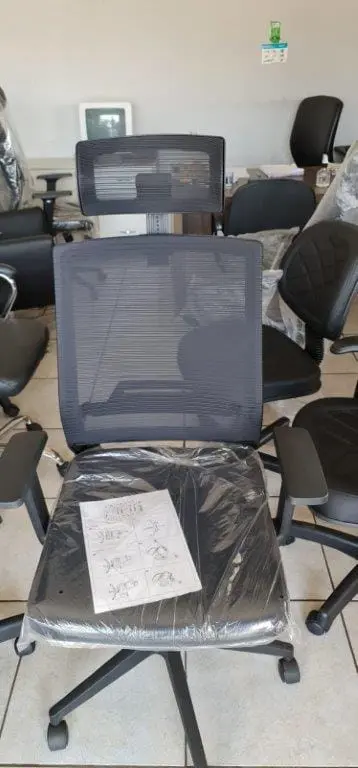 Cadeira Presidente em Tela Cinza